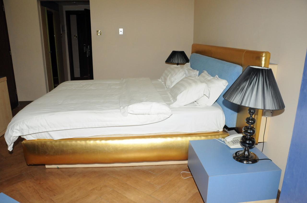 Sky Hotel Salmiya Bagian luar foto