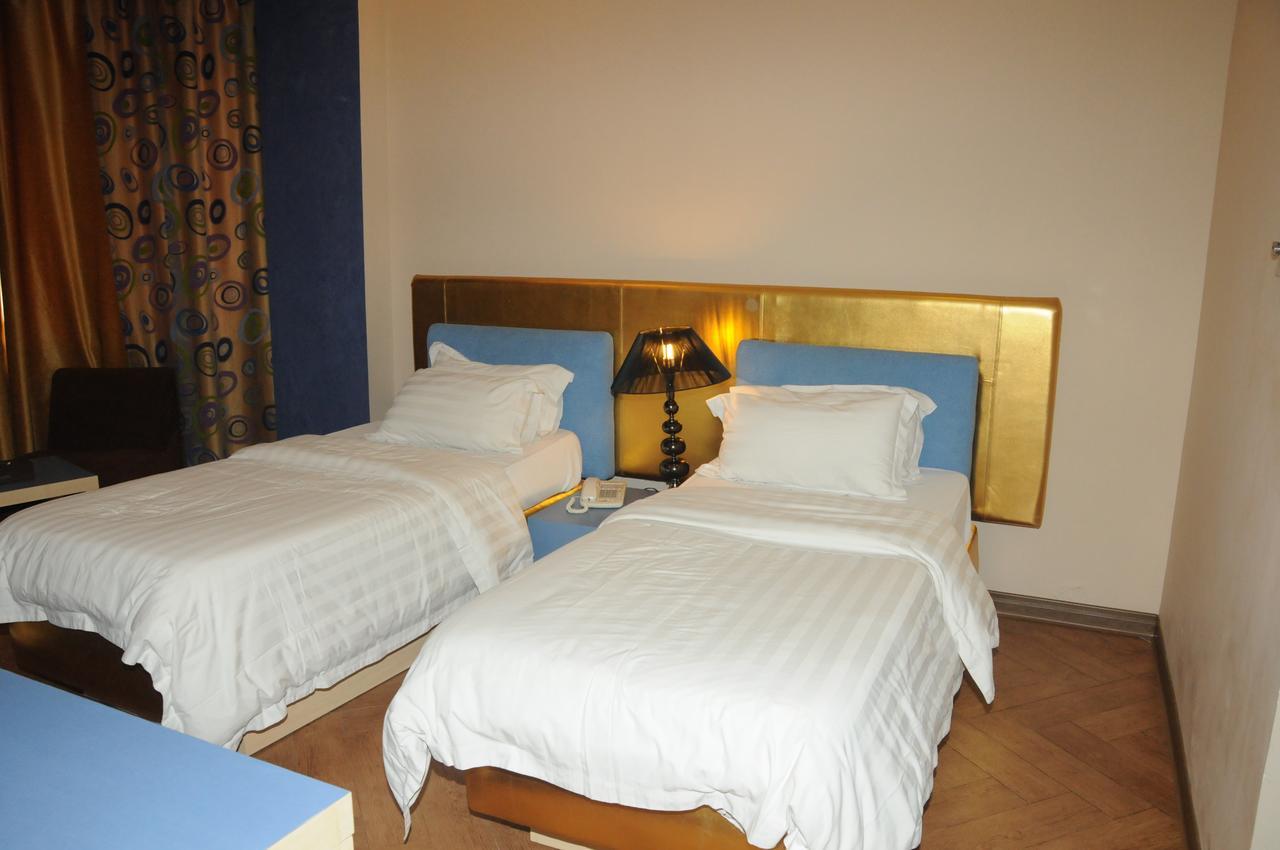 Sky Hotel Salmiya Bagian luar foto